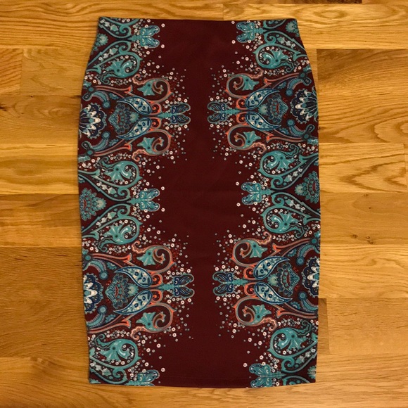 Rue21 Dresses & Skirts - NWT Gorgeous stretchy paisley pencil skirt
